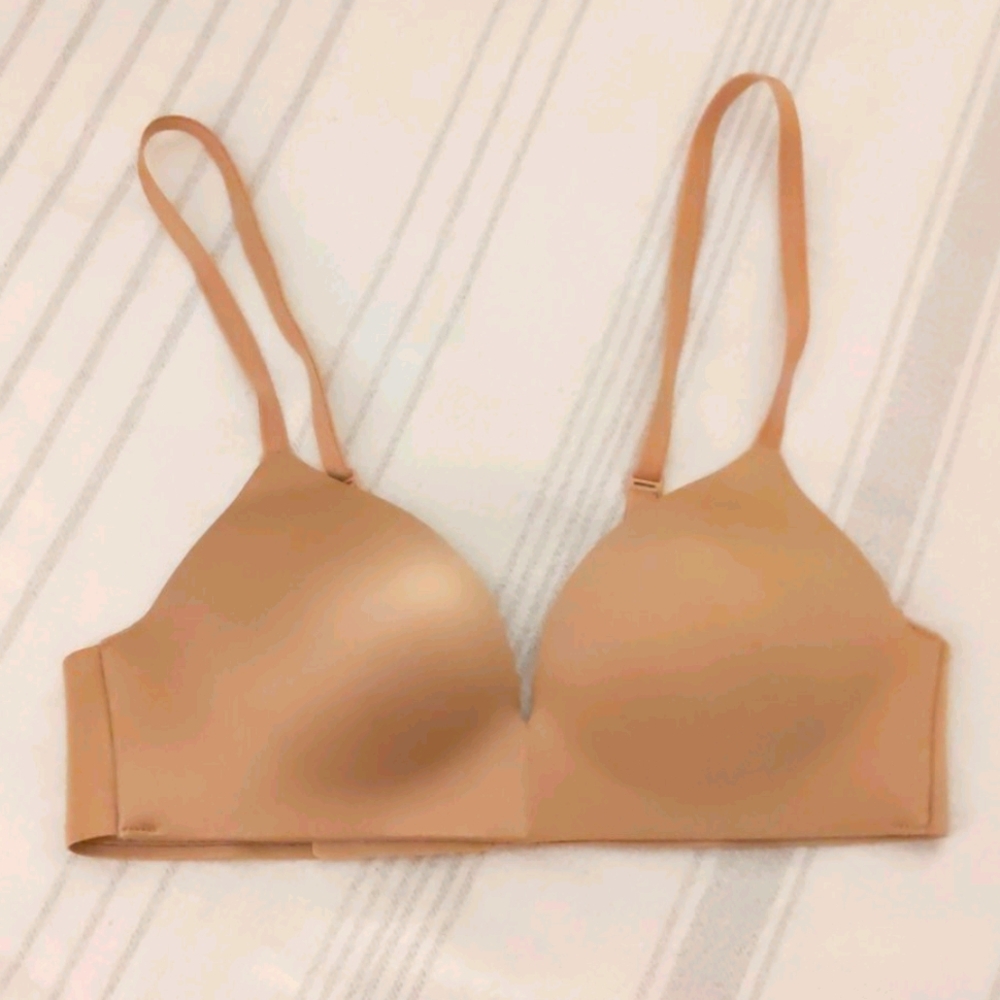 Everyday smooth wireless Gap Love nude bra